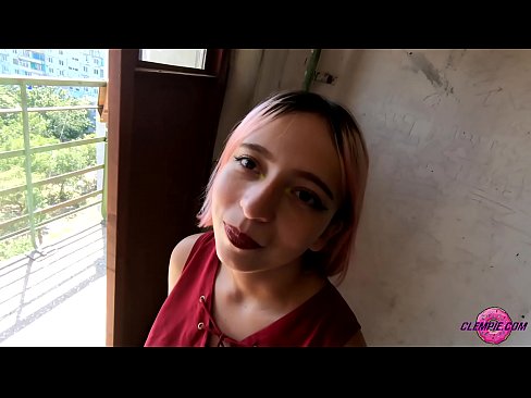 ❤️ Донишҷӯи шаҳвонӣ як бегонаро дар берун мекашад - конча дар рӯи ӯ Секс  дар мо ❌❤